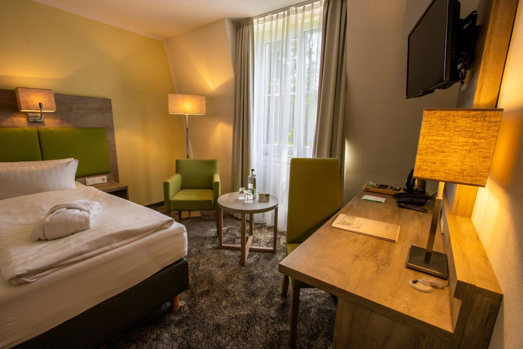 Berg & Spa Hotel Gabelbach Ilmenau Buitenkant foto
